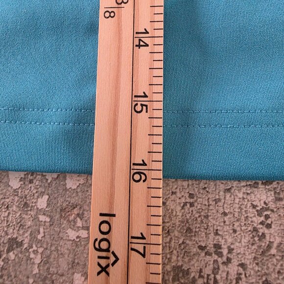 Under Armour Turquoise MD Loose Skort Size Medium - Picture 8 of 9